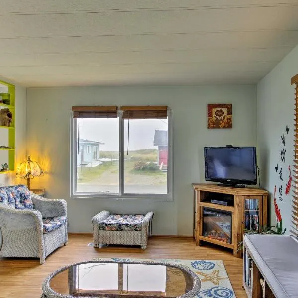 The Little Orcas- Short Walk to the Beach!, hotel in Moclips