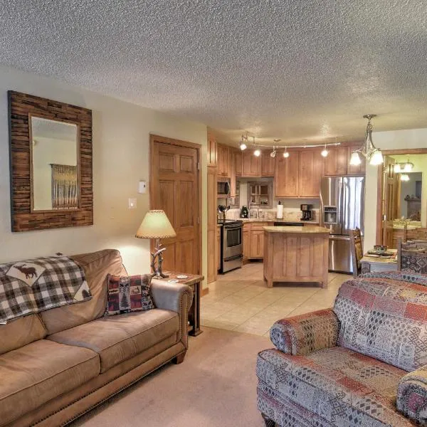 Red River Home with 2 Balconies - 1 Block to Main St, hotel in Red River