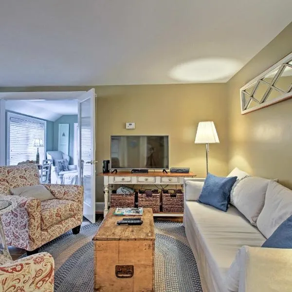 half Mi to Beach Lovely Guesthouse in Kennebunk!, hotel v destinaci Kennebunk