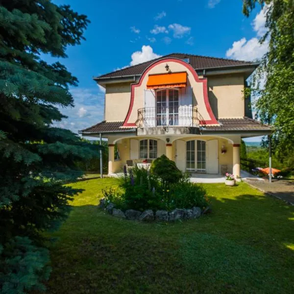 Villa Kalman Pansio, hotel v destinaci Dunabogdány