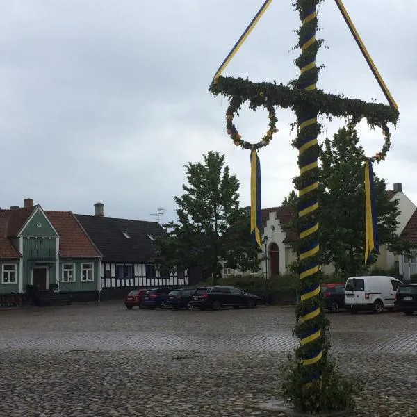 Gårdshus Torget Åhus, hotel v destinaci Ahus