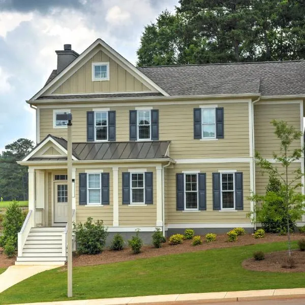Near Sugar Creek Spacious Family-Friendly Retreat, hotel v destinaci Greensboro