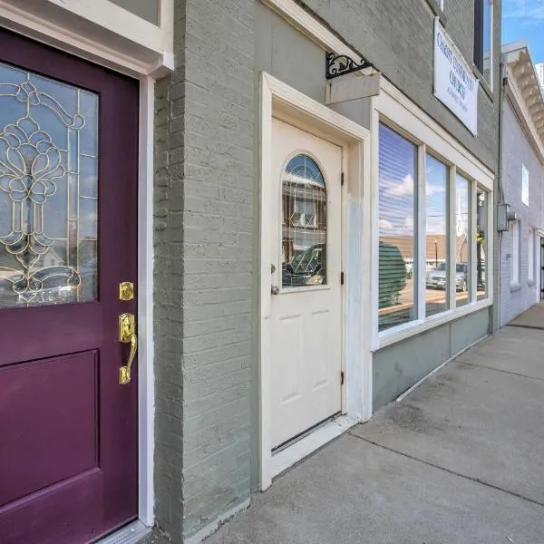 Modern Studio Apartment in Central Williamstown!, hotel i Williamstown