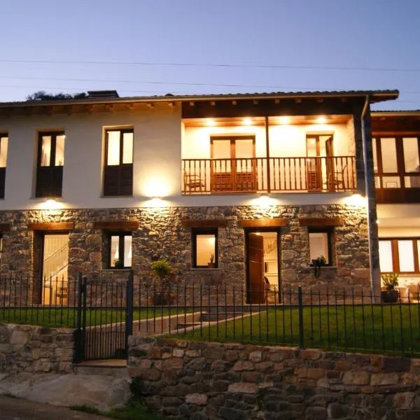 Apartamentos Rurales Peñon Blanco, hotel a Peñerudes