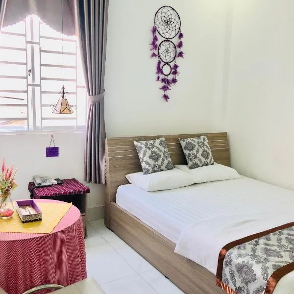 Hotel Sao Khuê, khách sạn ở Ấp Ðông Qứi