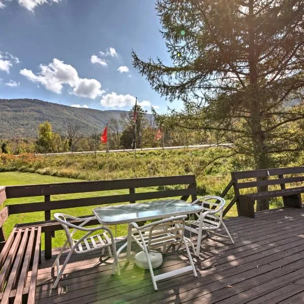 Hunter Hideaway with Yard and Deck 3 Mi to Ski Slopes, hotel v destinaci Hunter