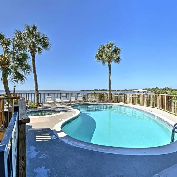 Beachfront Cedar Key Condo with Pool, Spa and Views!, hotel in Cedar Key