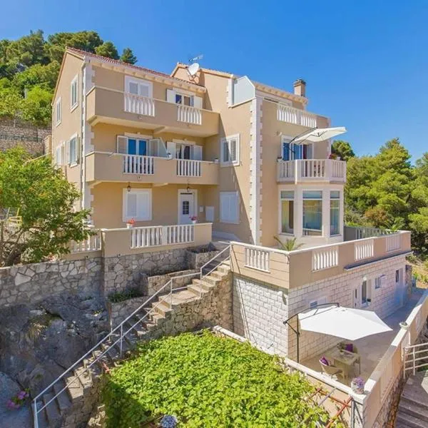 Apartments More, hotel in Sobra