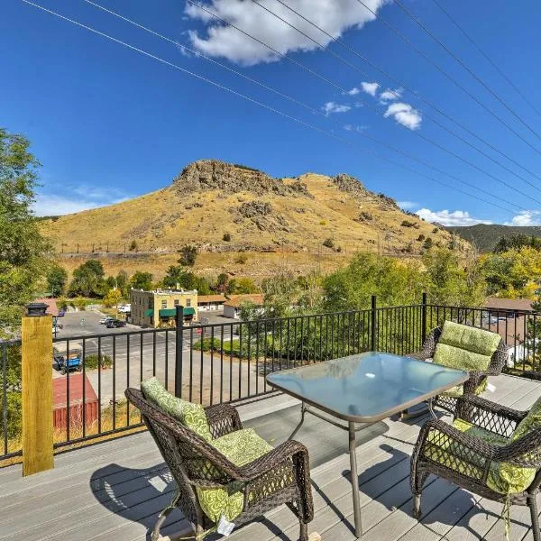 Central Lava Hot Springs Studio with Deck and Views!, hotel v destinaci Lava Hot Springs