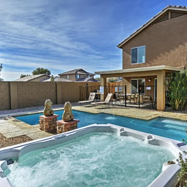'Bella Casa' Coolidge Home w/ Pool & Hot Tub!, хотел в Coolidge