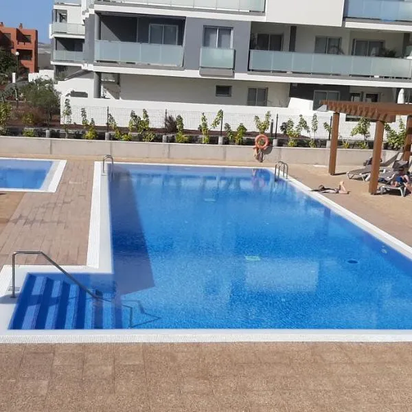 New Appartement, fully air conditioned, South Tenerife!, מלון בLa Tejita