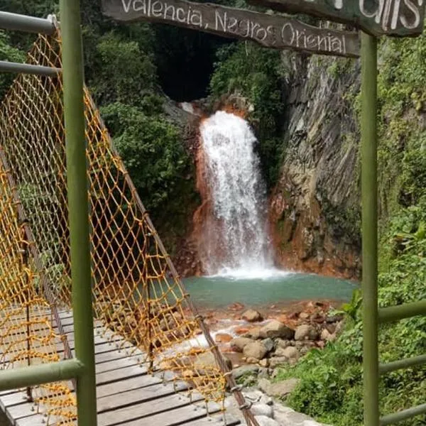 Pulangbato Falls Mountain Resort, hotel di Dumaguete