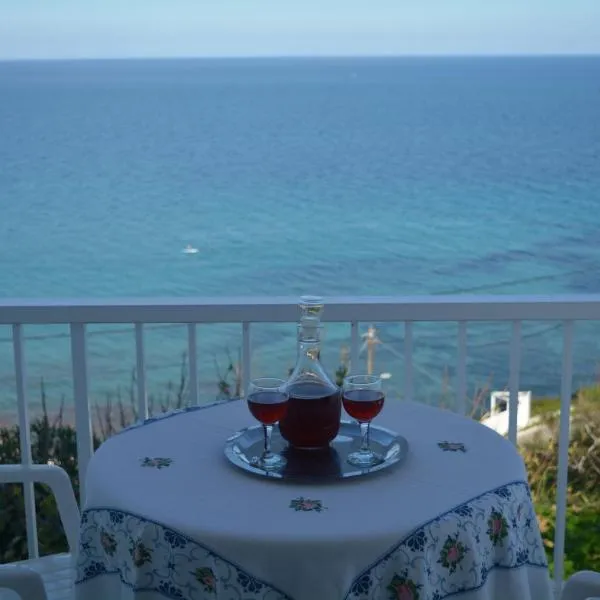 FIORE ROOMS, hotel v destinaci Akrotiri
