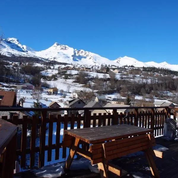 Chalet le 22 Agniéres, khách sạn ở Le Dévoluy