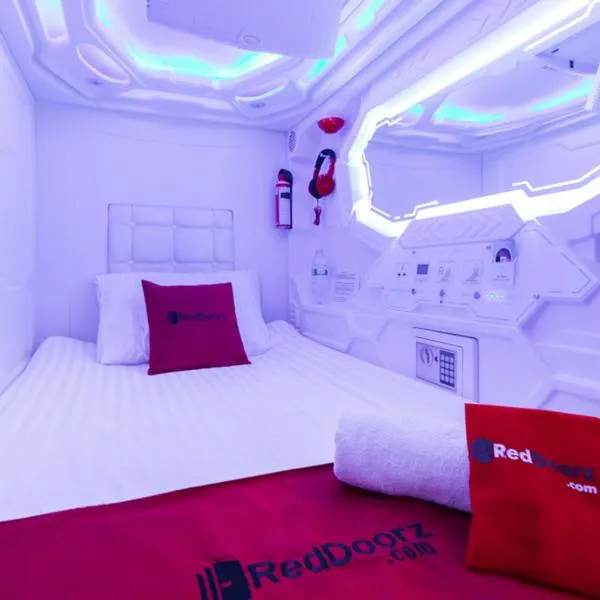RedDoorz Hostel @ Capsule Inn Medan, hotel din Medan