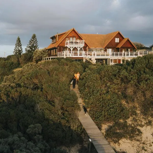Surf Lodge South Africa, hotel in Kromriviermond