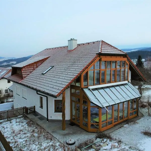 Wohnen mit Panoramablick, hotel v destinaci Gramastetten