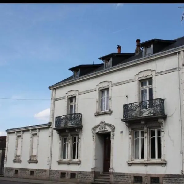 Augustodun'Home, hotel en La Celle-En-Morvan