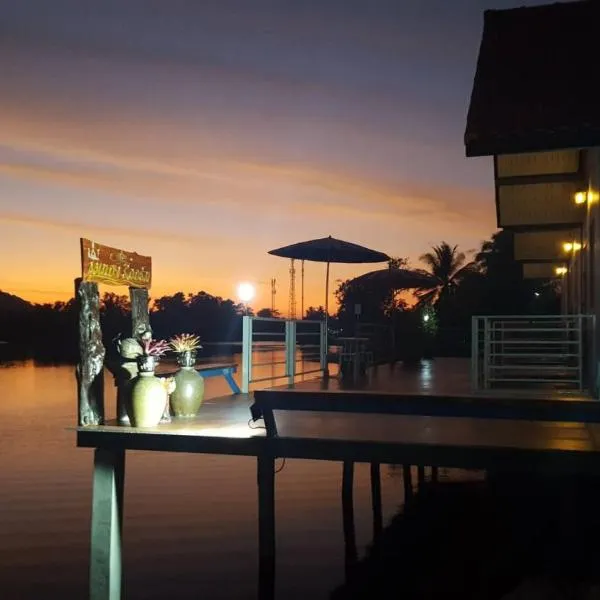 Khum Thong Resort, hotel v destinaci Takua Pa