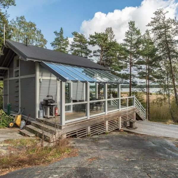 Holiday Home Sjöboda by Interhome, hotel in Snappertuna