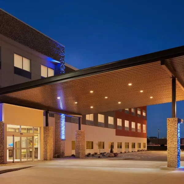 Holiday Inn Express & Suites - Beaver Dam by IHG, hotel sa Beaver Dam