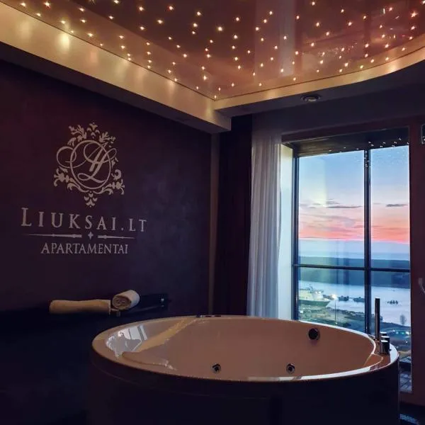 Panorama-27 Jacuzzi Apartment by LIUKSAI, hotel v destinaci Klaipėda