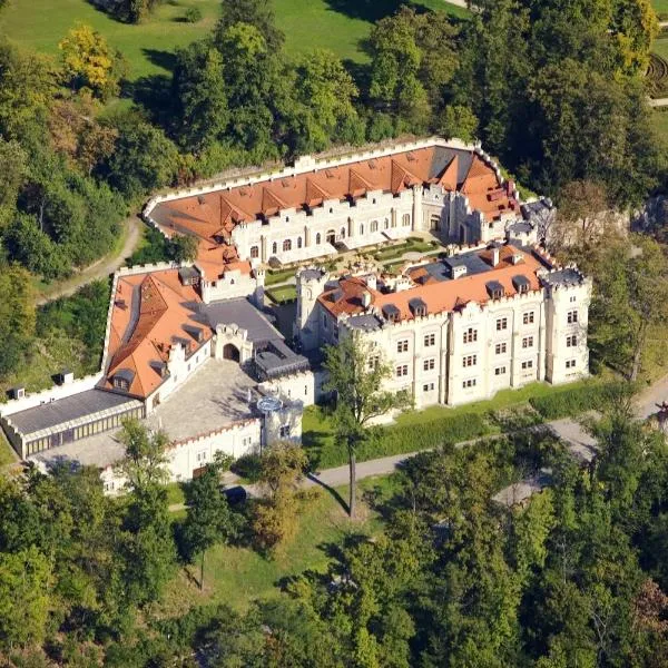 ホテル シュテクル（Hotel Štekl）、フルボカー・ナト・ヴルタヴォウのホテル