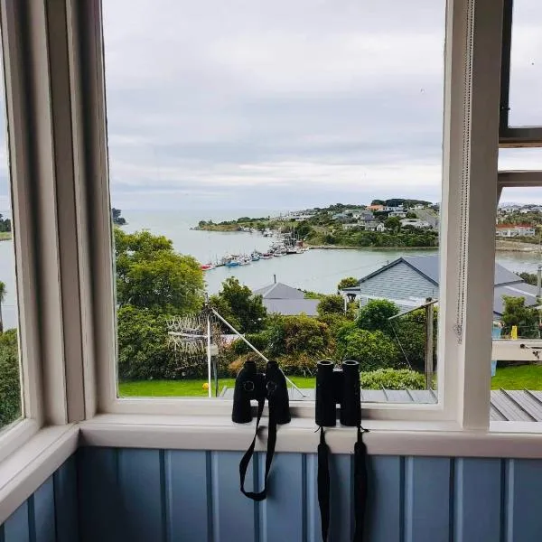 Riverton Views, hotel in Colac Bay