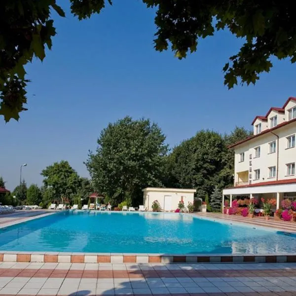 Hotel Ambasador Chojny, hotel v Lodži