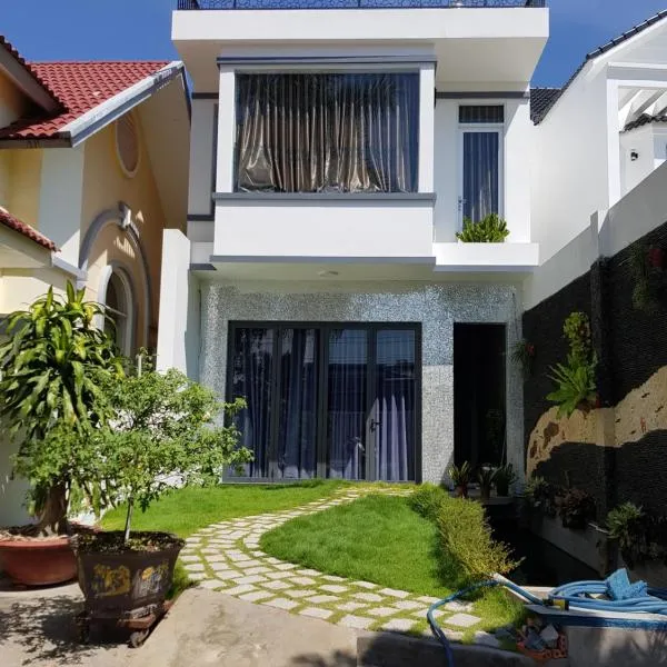 HOMESTAY VILLA, hotell sihtkohas Ấp Long Châu