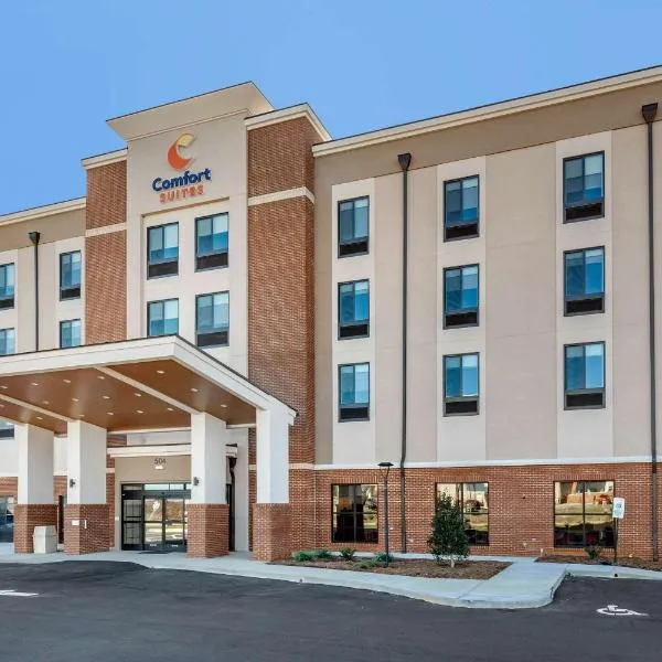 Comfort Suites Greensboro-High Point, מלון בGuilford