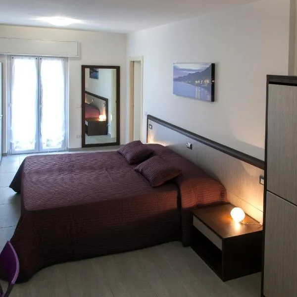 Locanda Brezza Marina camera quadrupla, hotel in Finale Ligure