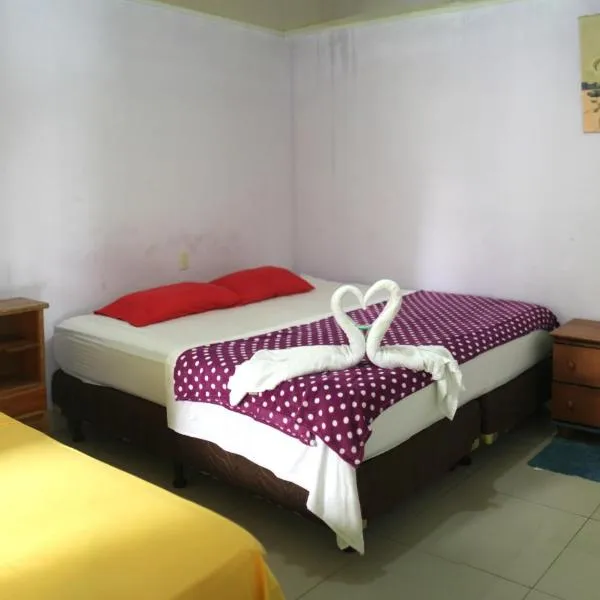 Cabinas El Muellecito, hotel in Tortuguero