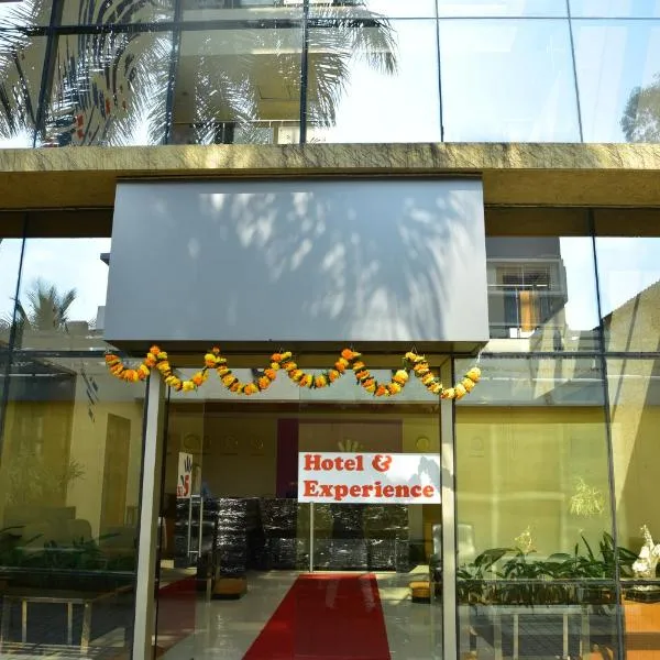 Hi 5 Hotel & Experience, hotel en Nashik