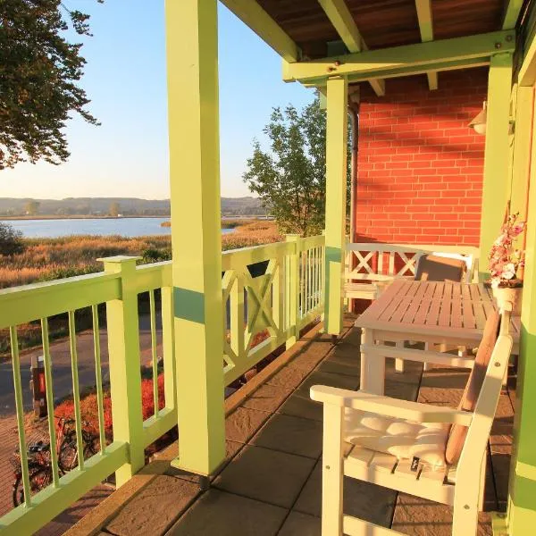 Kleines Apartment mit traumhaftem Seeblick, Ferienpark Seedorf Zeesenhaus Nr 4, Hotel in Sellin