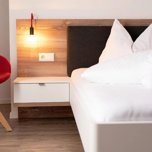 Pension Pernthaler, hotel v destinaci Silandro