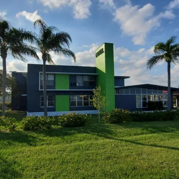 Travel Inn Fort Pierce, hotel in Fort Pierce
