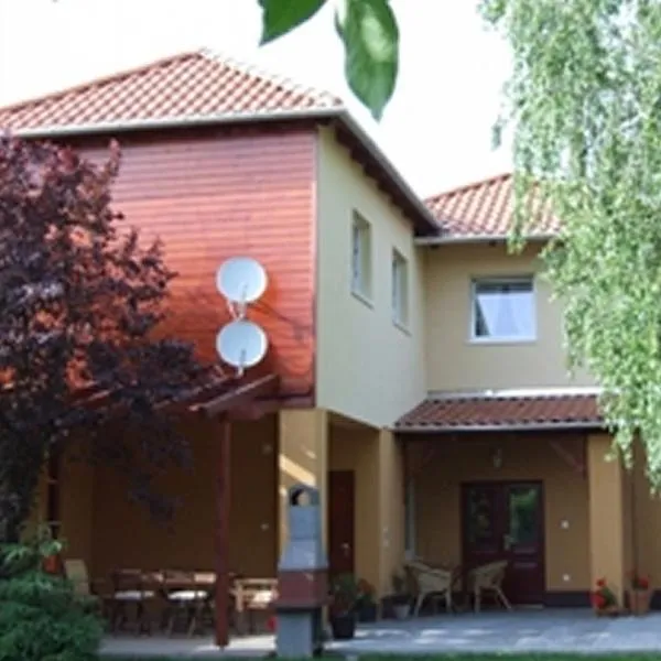 Ilona Apartmanház, hotel Komáromban