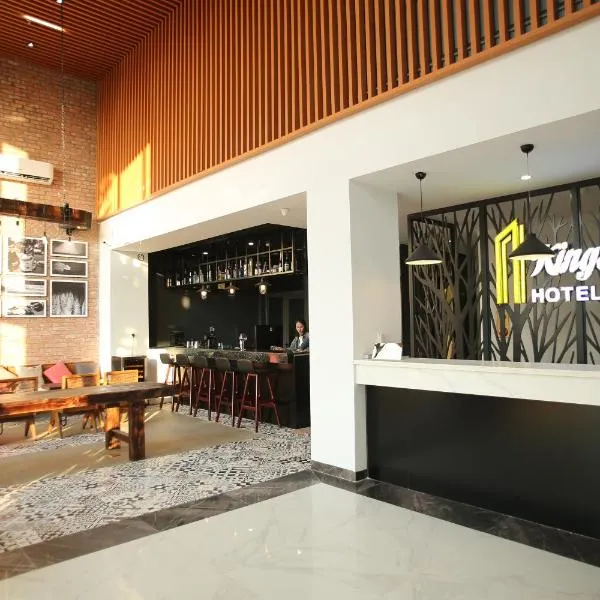 KingSales Hotel, hotel in Ðống Thôn