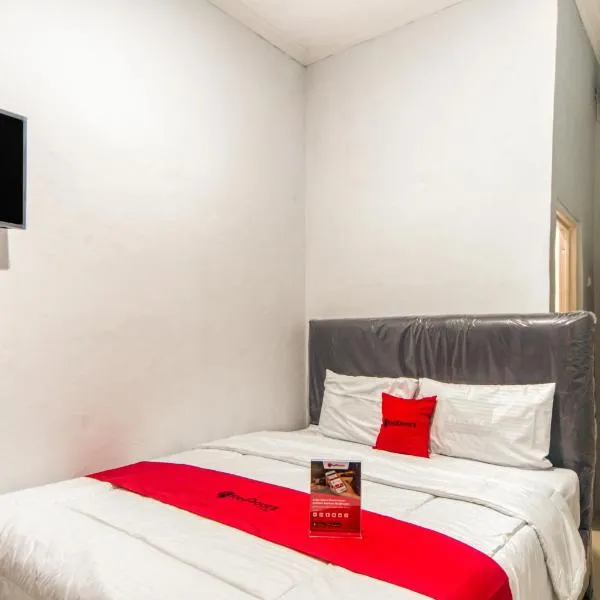 RedDoorz near Graha Cijantung Mall, hotell i Kemirimuka Dua