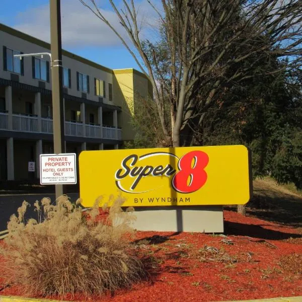 Super 8 by Wyndham New Cumberland – hotel w mieście New Cumberland