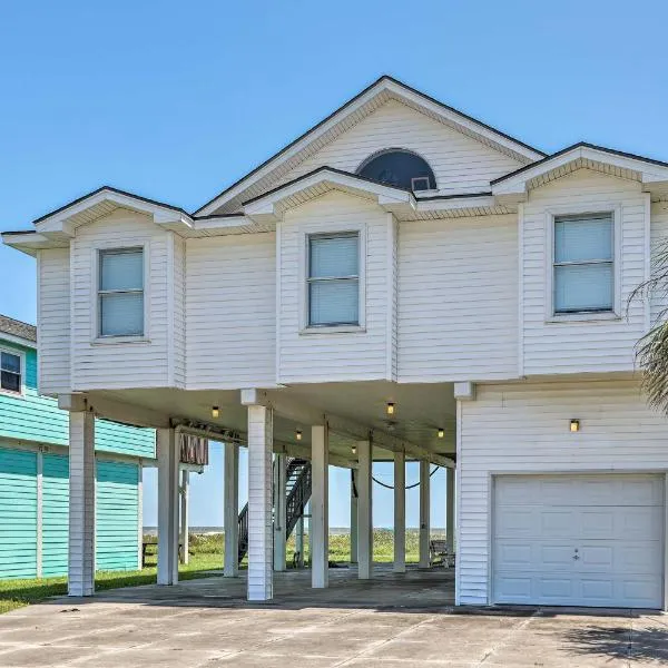 Oceanfront Galveston Home - Walk to Beach!, hotel din Red Fish Cove