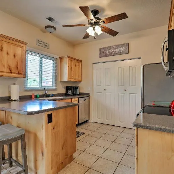 Kanab Condo with Pool and Patio, 30 Mi to Zion NP, hotel v destinaci Kanab