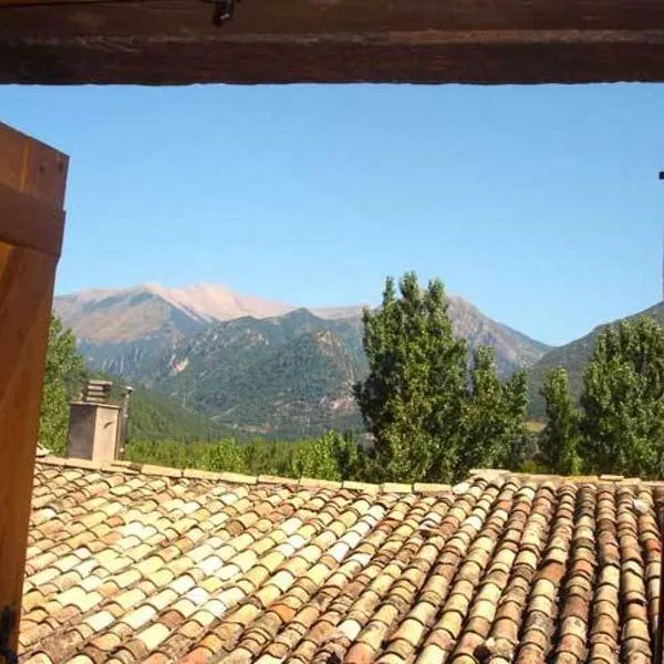 Apartamentos Turismo Rural Casa Santorroman, hotel en Campo