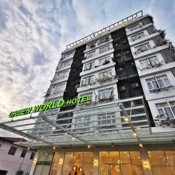 Green World Hotel, hotel em Semporna