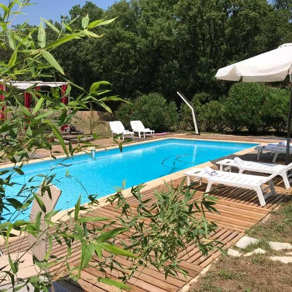 Mas du tilleul, hotel v destinaci Callian