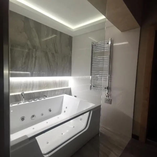 Lux A28, Hotel in Novi Sad