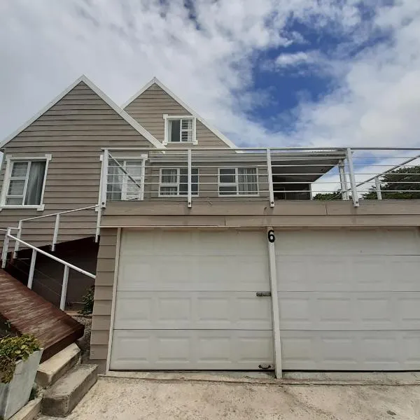 De' Nessie, hotel u gradu 'Port Alfred'