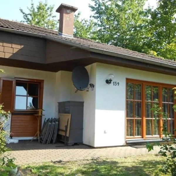 Gemütlicher Ferienbungalow in Frankenau, kostenloses WLAN, hotel v destinaci Frankenau