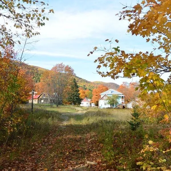 Auberge de jeunesse du Domaine à Liguori, hótel í Petite-Rivière-Saint-François